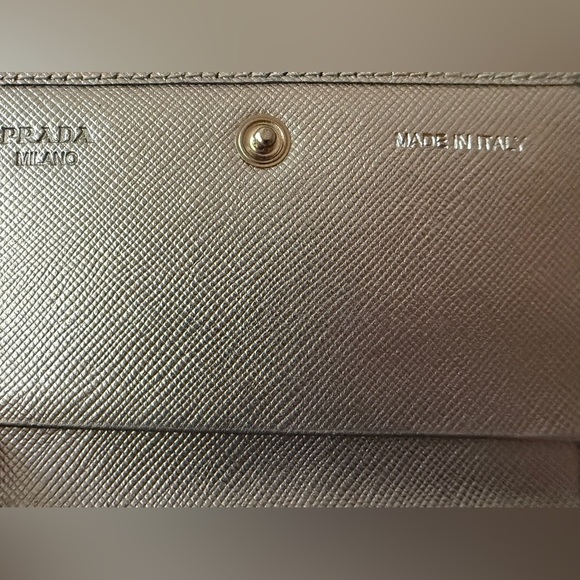 PRADA Saffiano Leather Card Case Wallet Metallic Silver Made in Italy - Picture 9 of 9